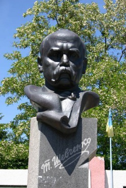 Пам'ятник Т.Г. Шевчеку на майдані Героїв Небесної сотні